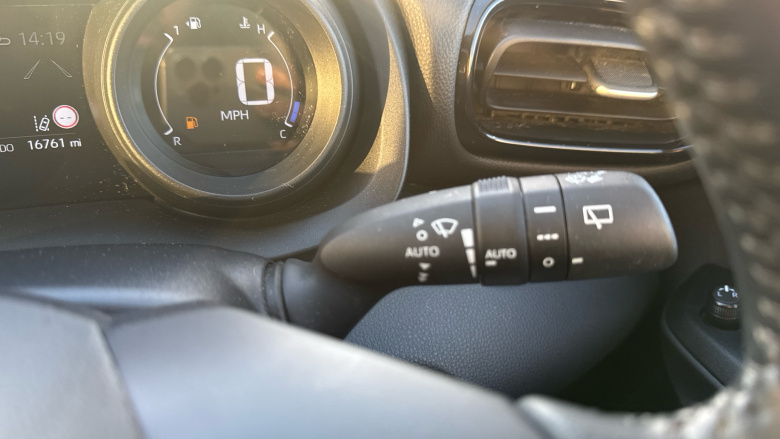 Toyota Yaris 1.5 Hybrid Design 5dr CVT Hybrid Hatchback